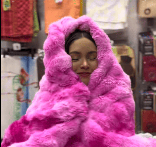 Cobija de Lujo Ultra Suave – Tan suave que querrás quedarte en ella todo el día. ✨